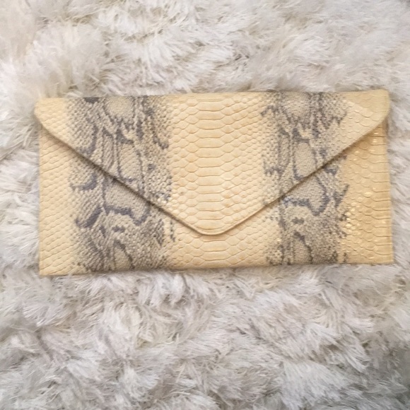 Sasha Handbags - Gorgeous Glam faux 🐍 SnakeSkin Clutch In Neutral